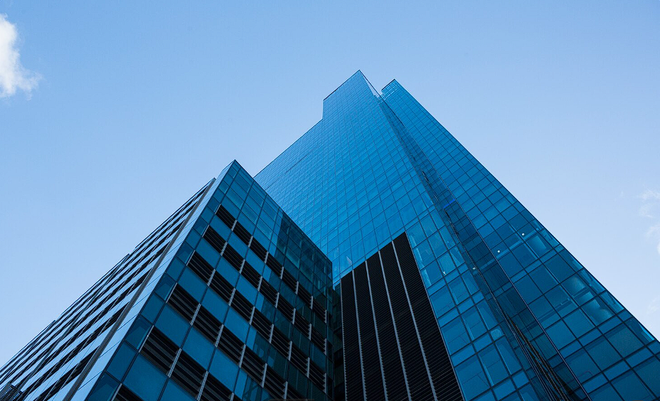 Edificio corporativo que representa la historia de CAMCAD Retiro